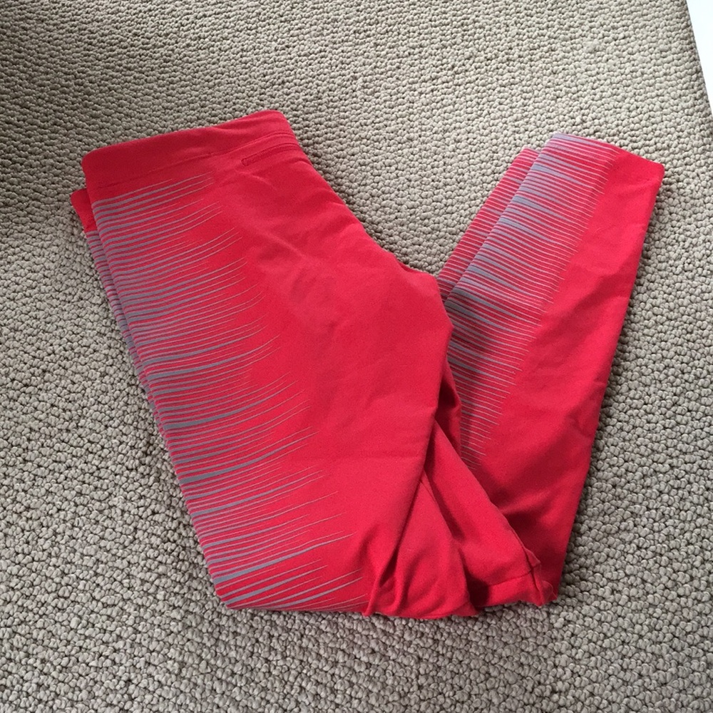 EUC, Nike Reflective Leggings. Retails for $175
